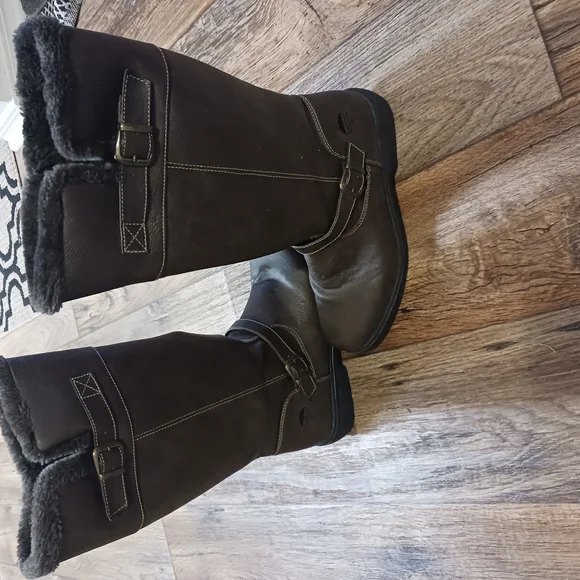 Women's Brown Leather Boots - Picture 2 of 5